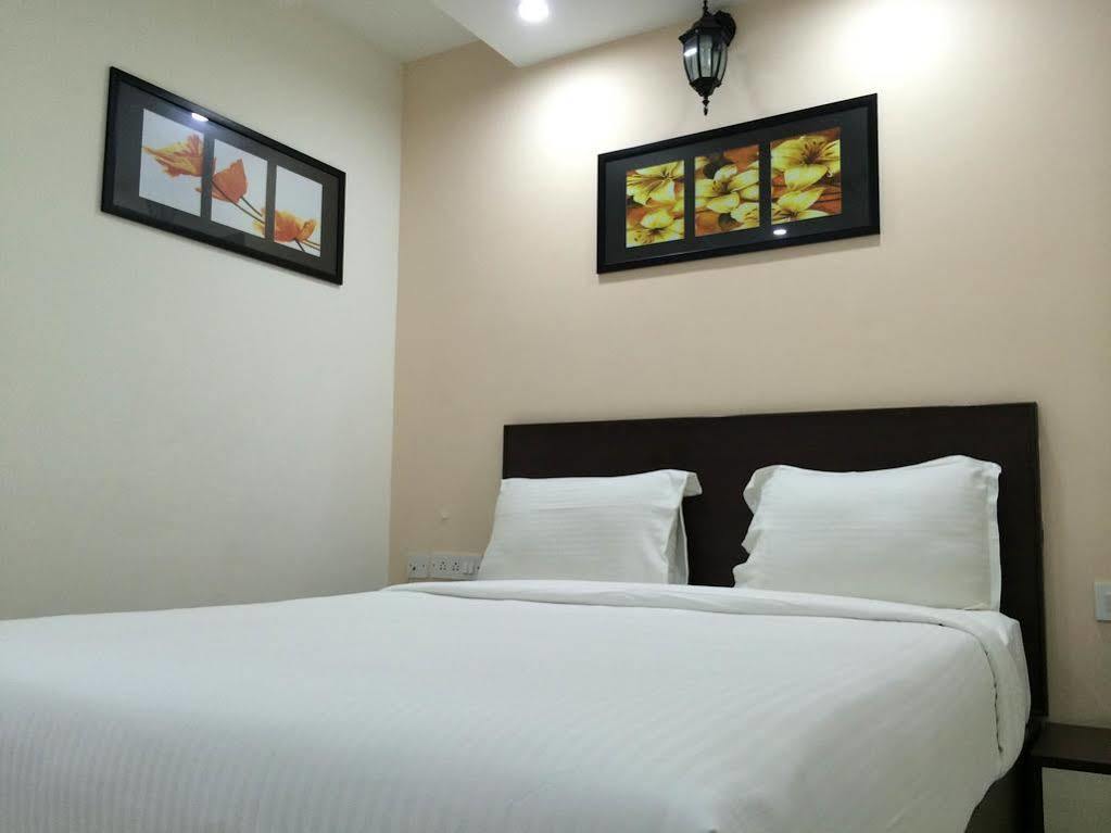 Rd Towers Hotel Ченай Екстериор снимка