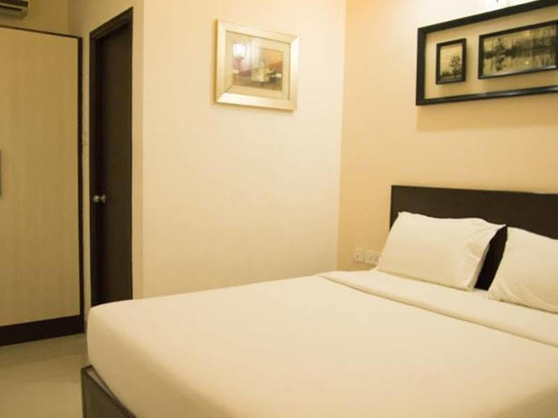 Rd Towers Hotel Ченай Екстериор снимка